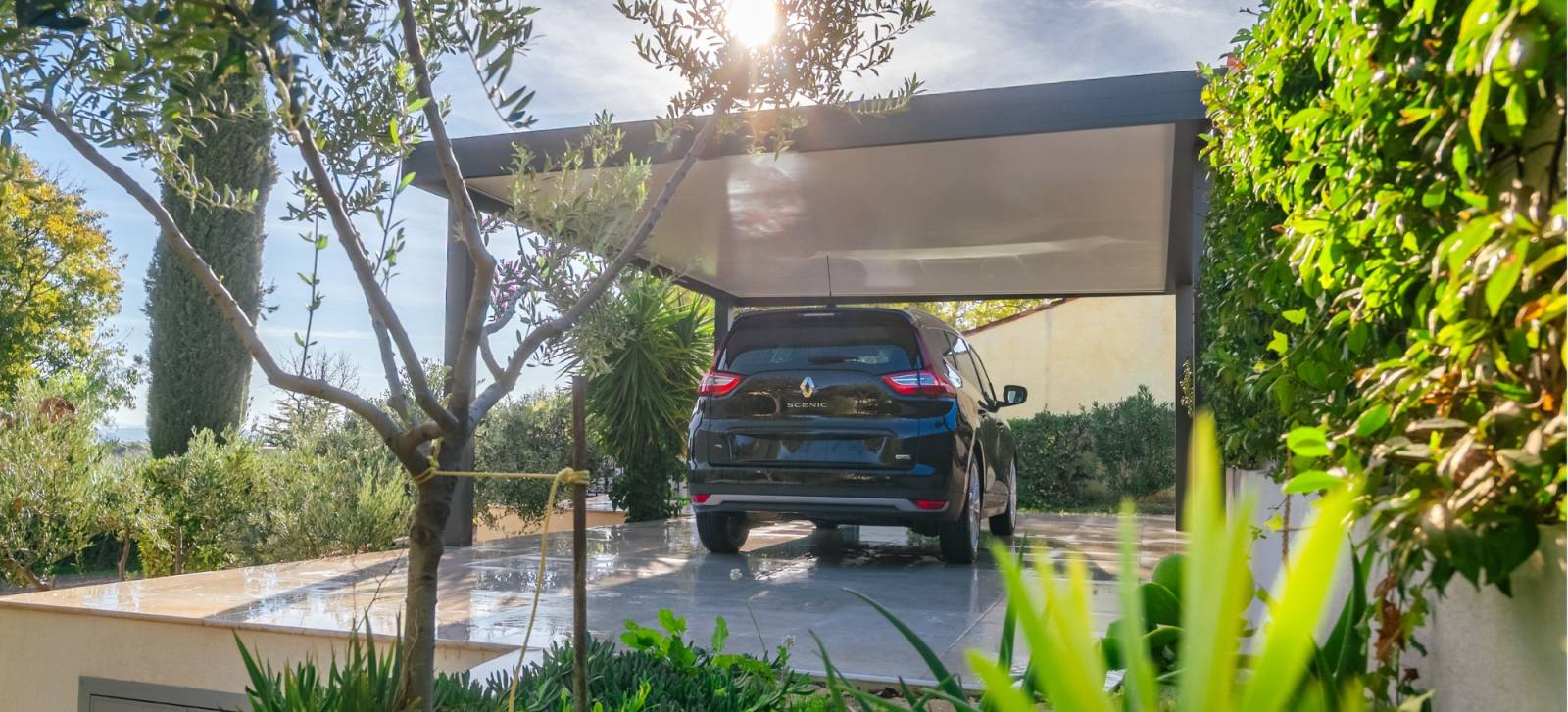 Abri voiture à Bron 