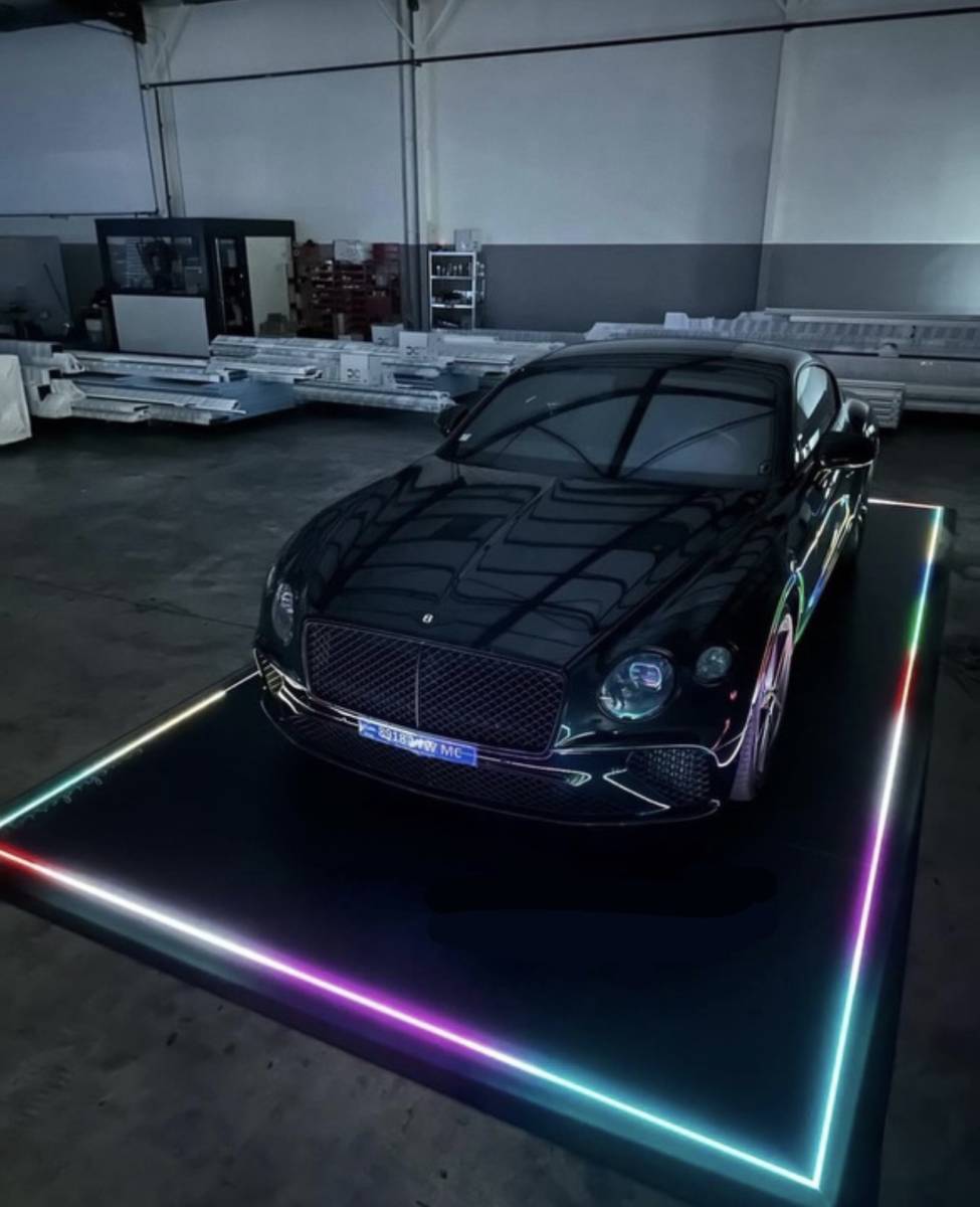 Explorez l'Excellence avec le CarSpot, une plateforme d'exception