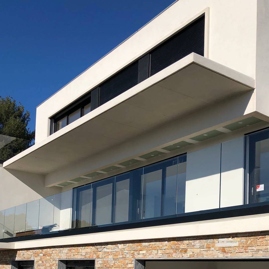 Installation et pose de garde-corps Defender : allier esthétique et sécurité à Villeurbanne