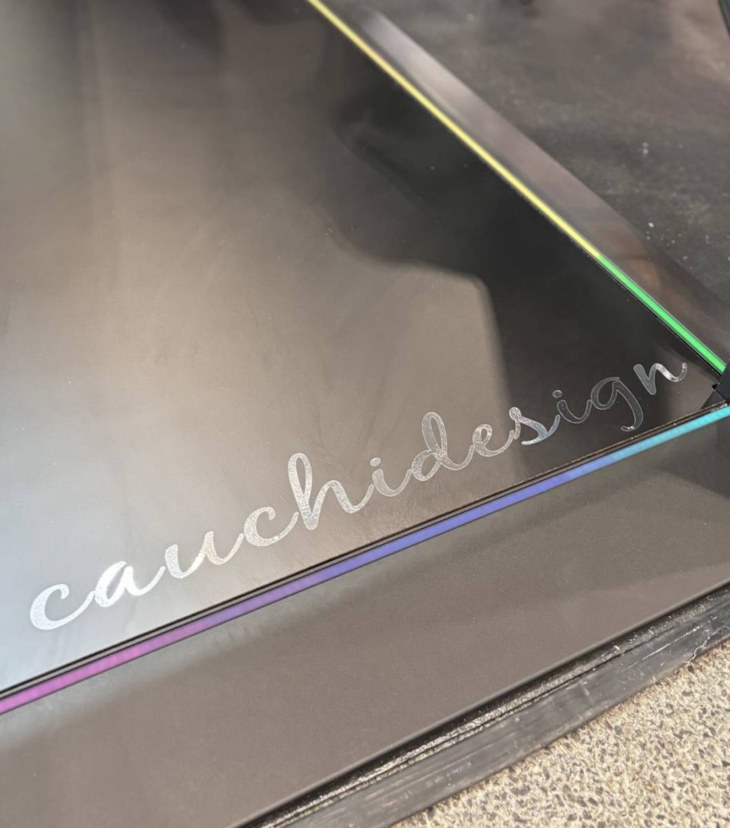 Le CarSpot by Cauchi Design la plateforme avec bandeaux LED intégrés