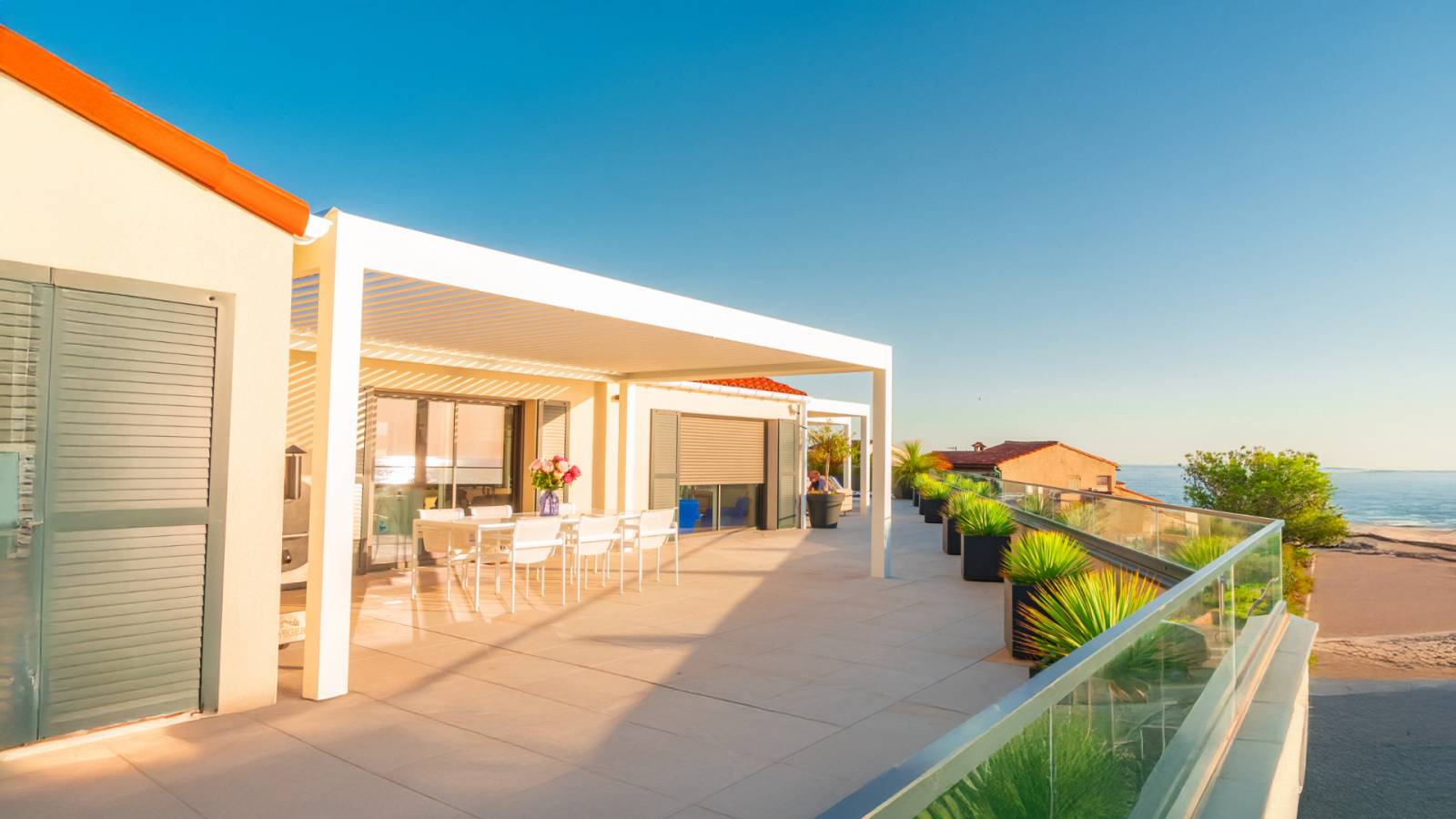 Pergola bioclimatique en aluminium - Devis Lyon 