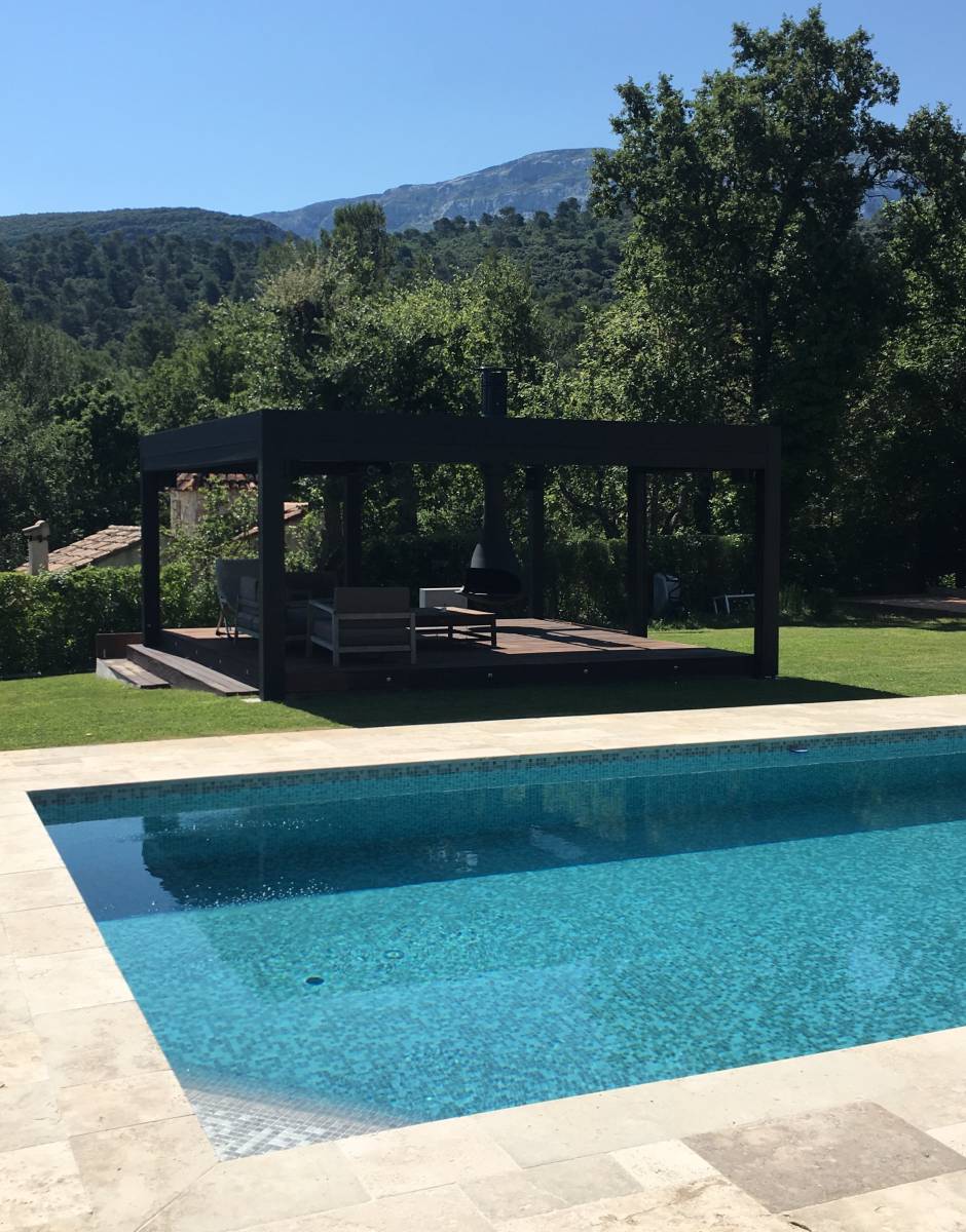 abri piscine ou pergola lequel est le plus efficace