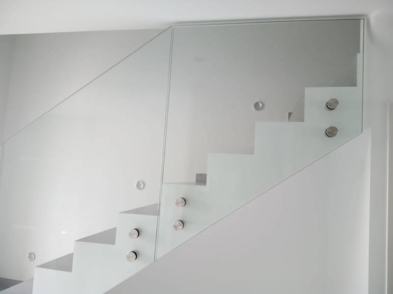 Sécurisez votre balcon avec nos garde-corps sur-mesure à Lyon !