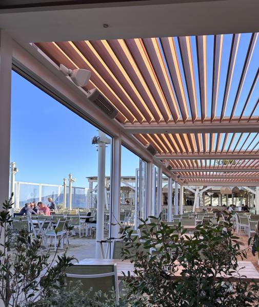 pergola bioclimatique effet bois