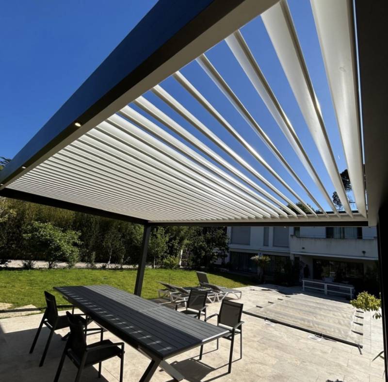 Choisir entre une pergola adossée ou autoportée dans la région Rhône-Alpes