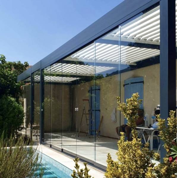 Découvrez notre Gamme de Rideaux de Verre dans notre agence situé à Lyon