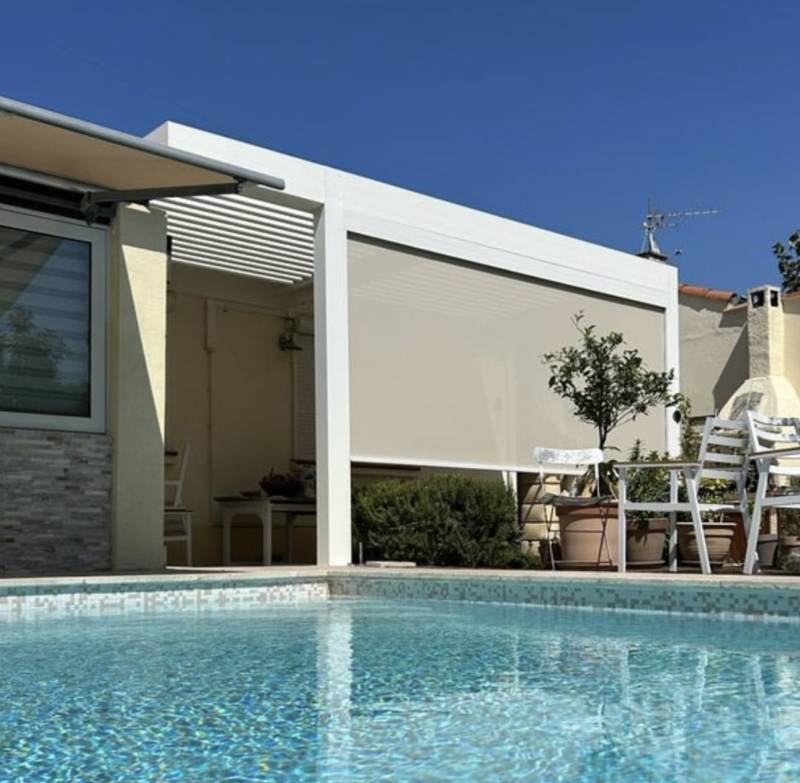 Comment fermer votre pergola bioclimatique cet été à Lyon avec nos stores motorisés ?