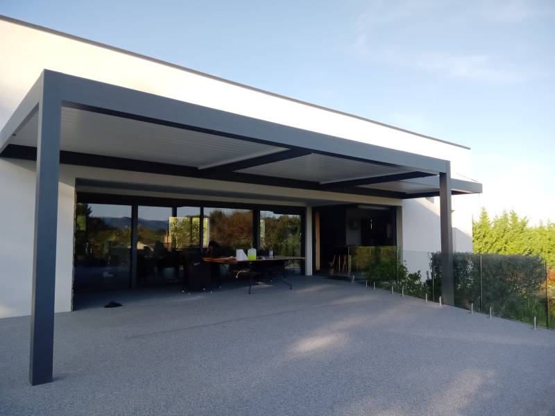 Pergola assombrit elle la maison 