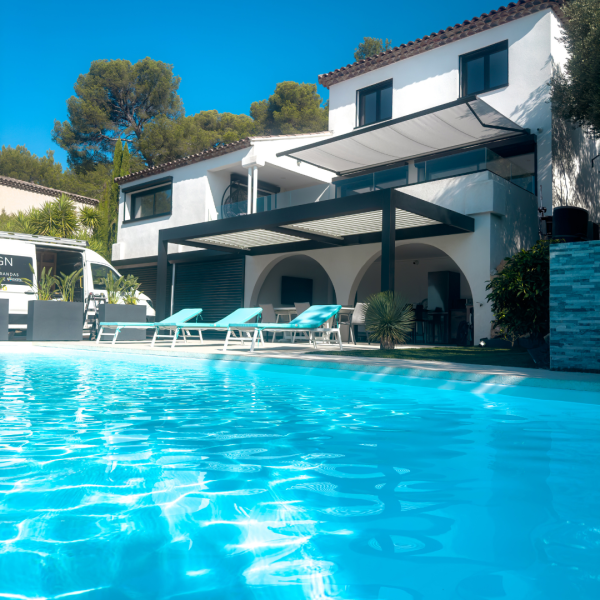 Quel entretien nécessite une pergola bioclimatique en aluminium à Lyon?