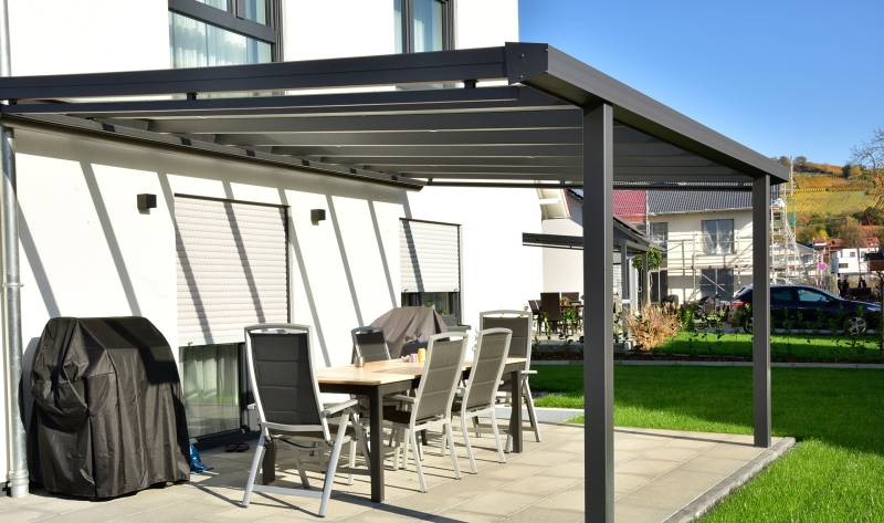 Personnalisation sur-mesure des pergolas bioclimatiques à Lyon – Stores ZIP, LED, et autres options